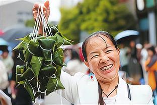 周鹏祝福易建联：希望你在人生新的阶段顺利&开心&继续散发光芒